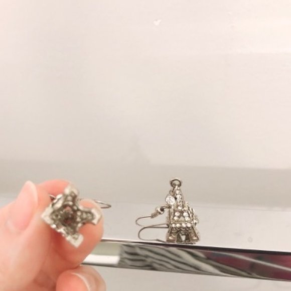NEW Eiffel Tower Earrings (bought in Paris) - Picture 6 of 8
